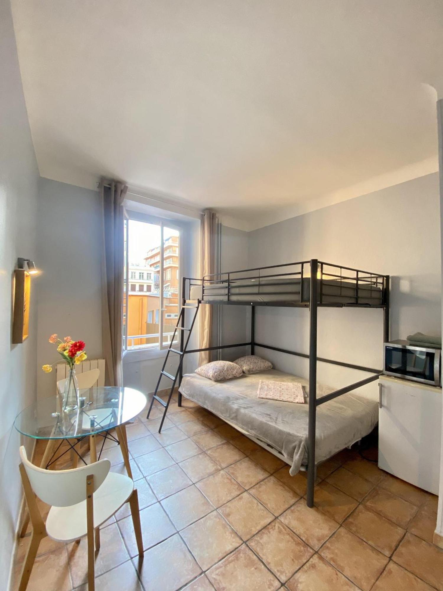 Appartement Carre D'or - Studio Gubernatis *